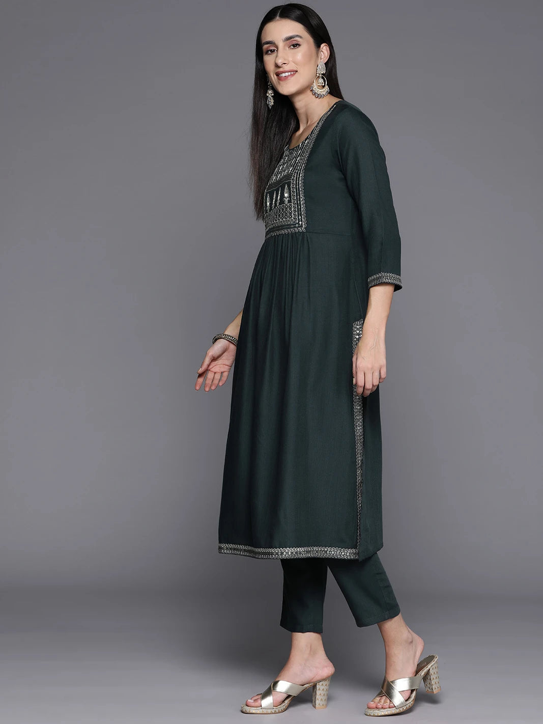 Women Ethnic Motifs Yoke Design Sequinned Kurta with Trousers & Dupatta